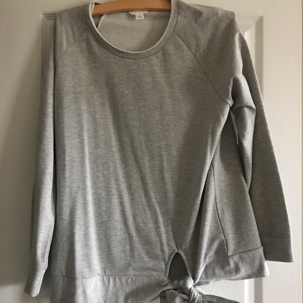 Sweatshirt with tie